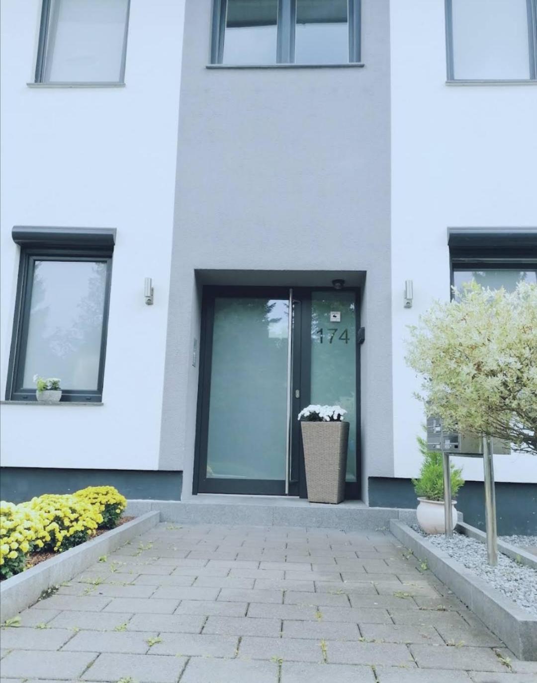 Sleep Well Apartments Detmold - Tempur Beds- Neu - Top Lage - Free Parking - Wifi Exteriör bild