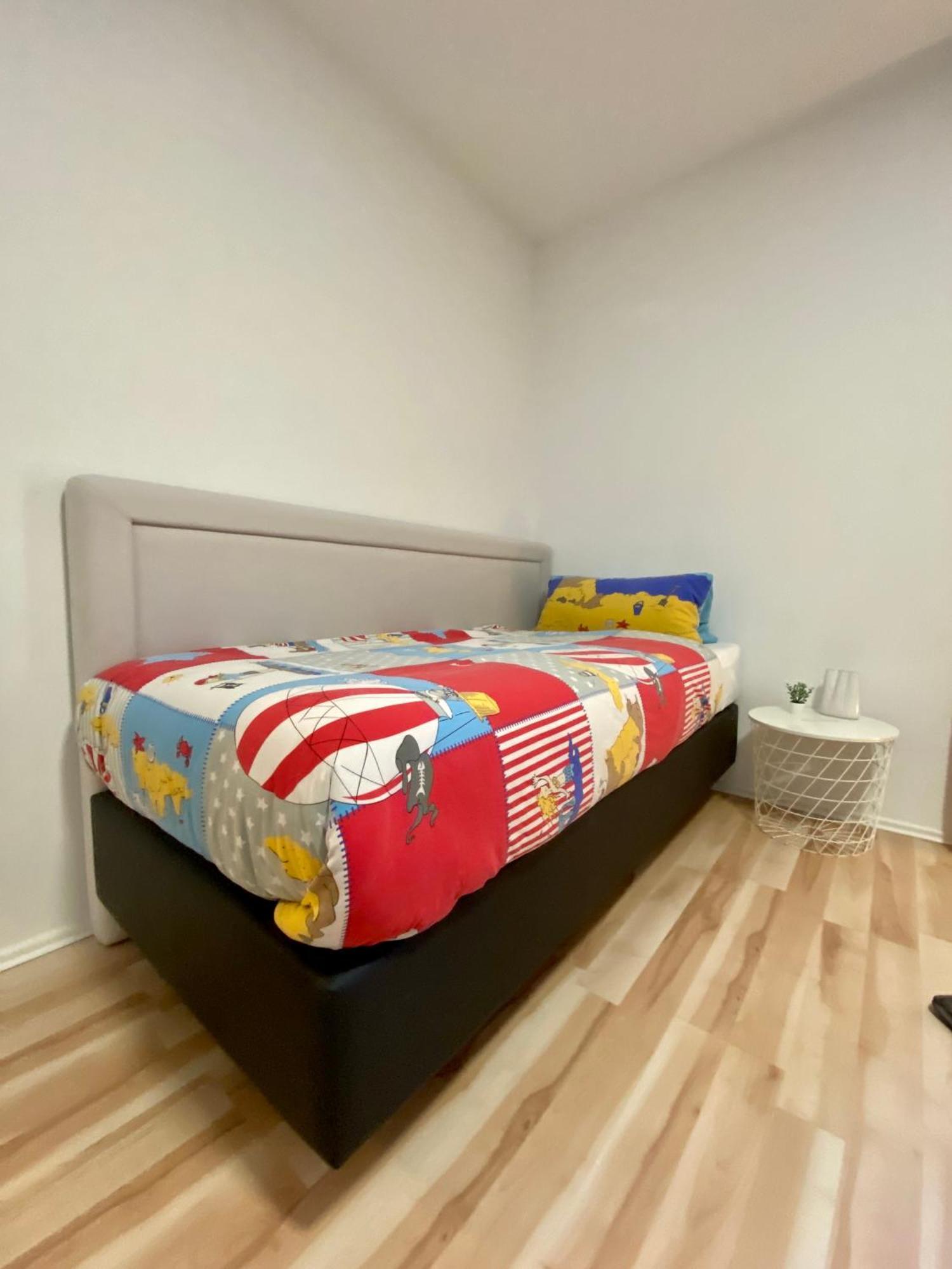 Sleep Well Apartments Detmold - Tempur Beds- Neu - Top Lage - Free Parking - Wifi Exteriör bild