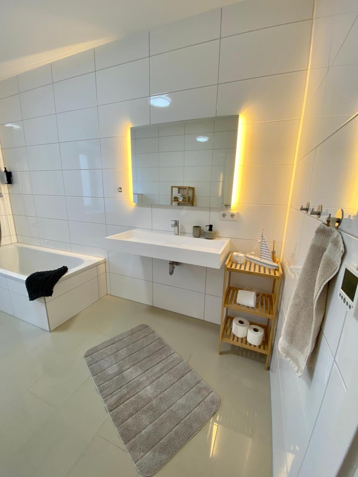 Sleep Well Apartments Detmold - Tempur Beds- Neu - Top Lage - Free Parking - Wifi Exteriör bild