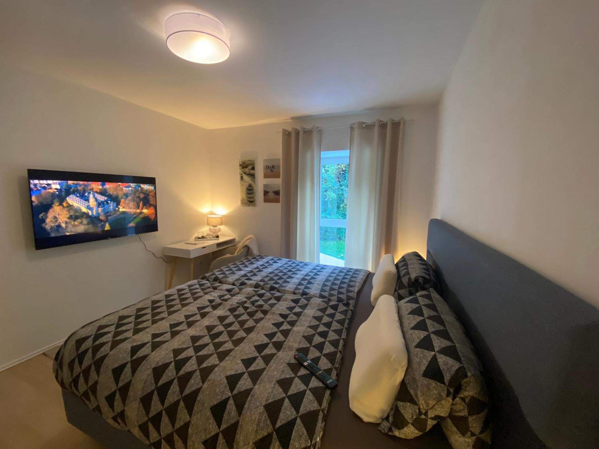 Sleep Well Apartments Detmold - Tempur Beds- Neu - Top Lage - Free Parking - Wifi Exteriör bild