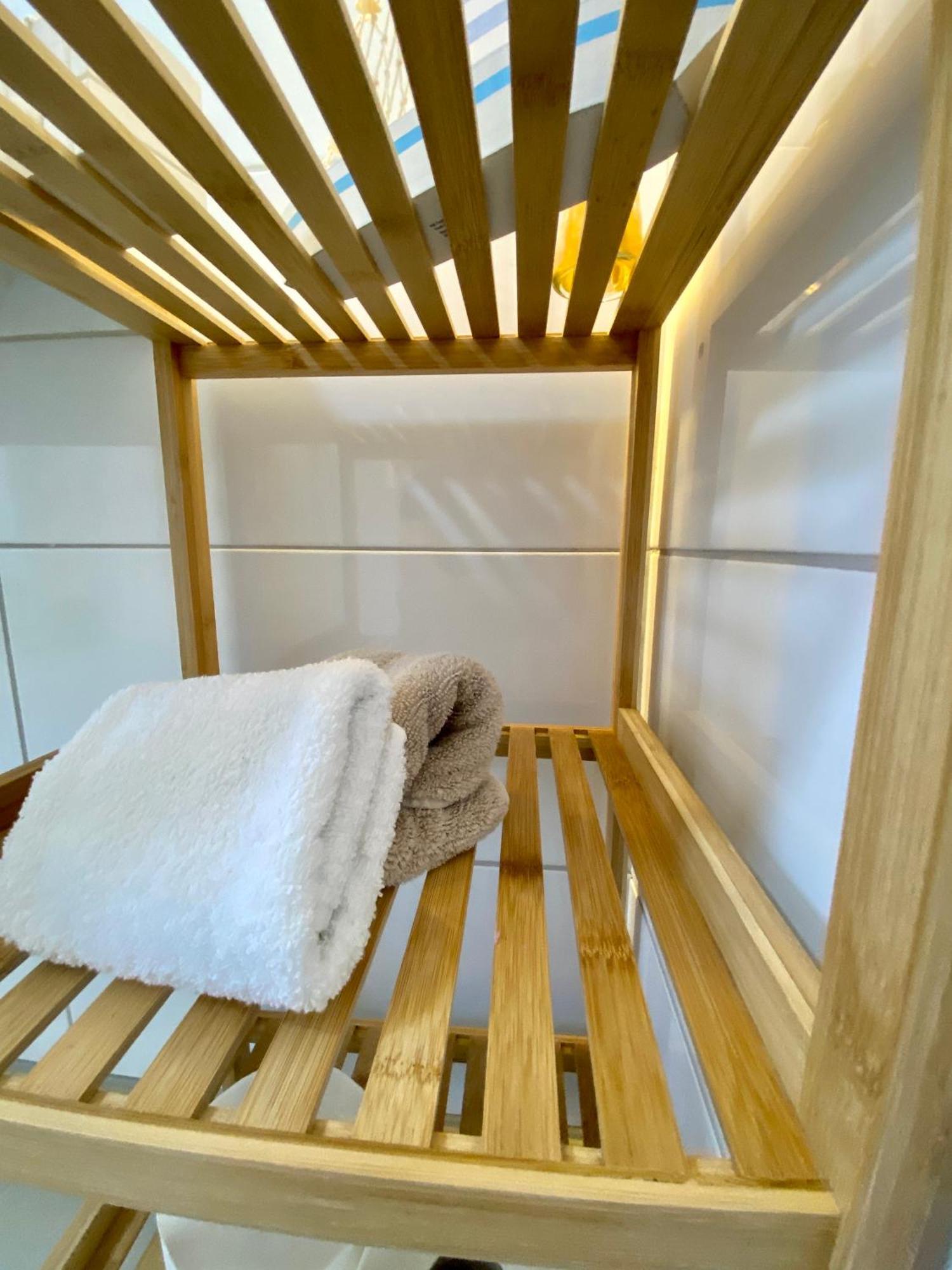 Sleep Well Apartments Detmold - Tempur Beds- Neu - Top Lage - Free Parking - Wifi Exteriör bild